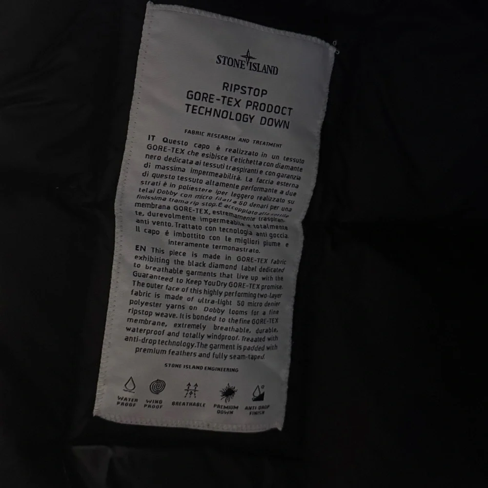 STONE ISLAND
Ripstop Gore-tex Tech Down Jacket In Green - Picture 6 of 8